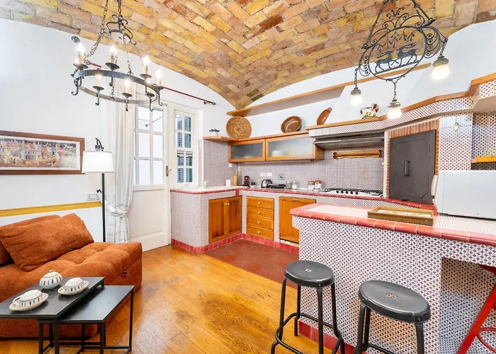 British Corner, Central Cozy Loft With Garden 10 Min From Center
